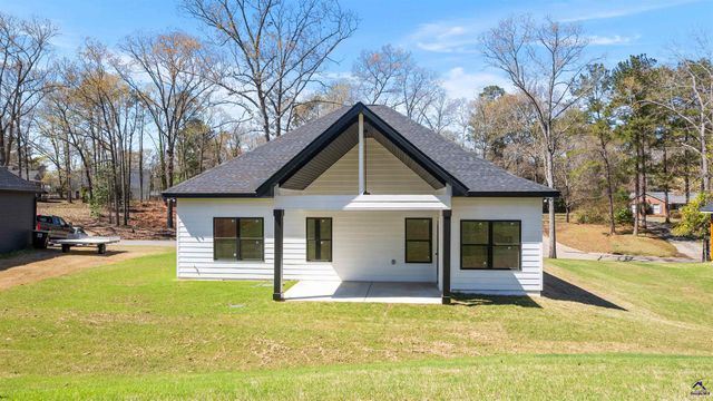 112 Friar Tuck Avenue, Warner Robins, GA 31088