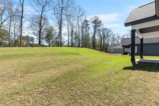 112 Friar Tuck Avenue, Warner Robins, GA 31088