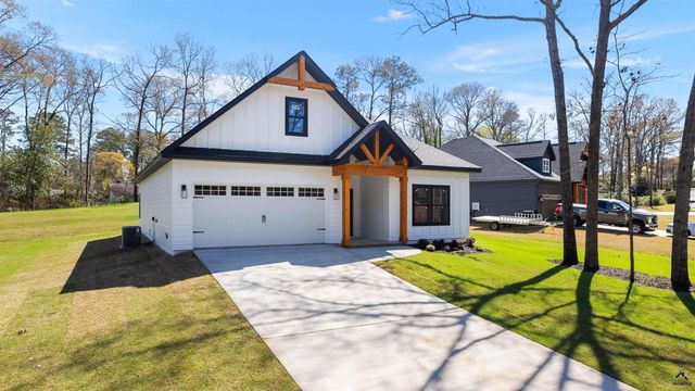 112 Friar Tuck Avenue, Warner Robins, GA 31088