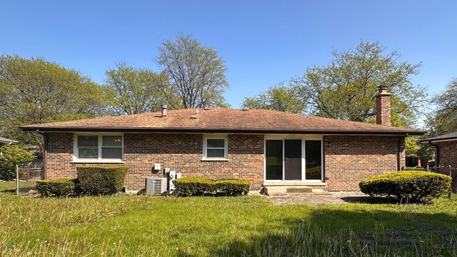 902 School Avenue, Matteson, IL 60443