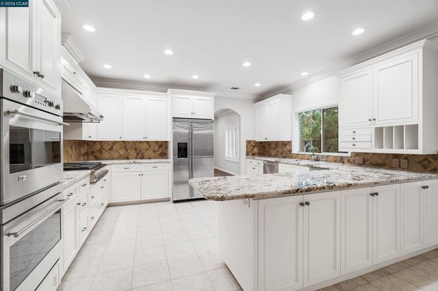 208 Kaitlyn Ln, Danville, CA 94506