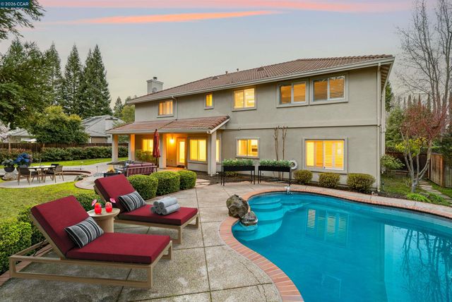 208 Kaitlyn Ln, Danville, CA 94506