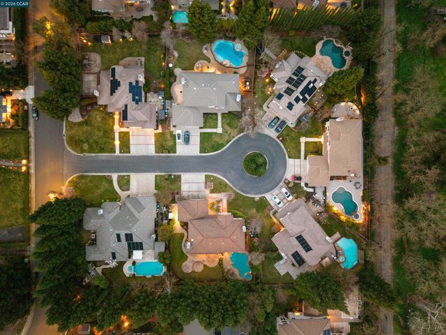 208 Kaitlyn Ln, Danville, CA 94506