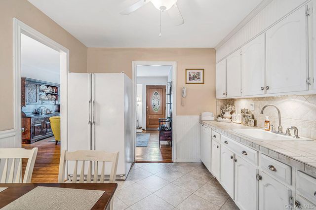 2909 Connecticut Avenue, Medford, NY 11763