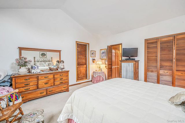 2909 Connecticut Avenue, Medford, NY 11763