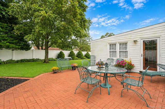 2909 Connecticut Avenue, Medford, NY 11763