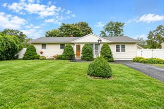 2909 Connecticut Avenue, Medford, NY 11763