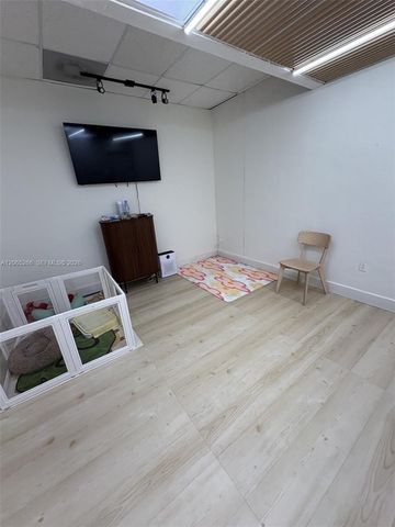 SW 8th Street DOG GROOMING, Miami, FL 33144