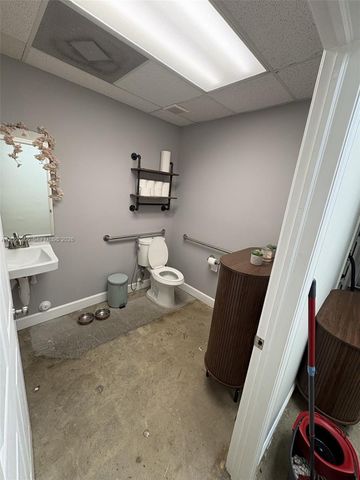 SW 8th Street DOG GROOMING, Miami, FL 33144
