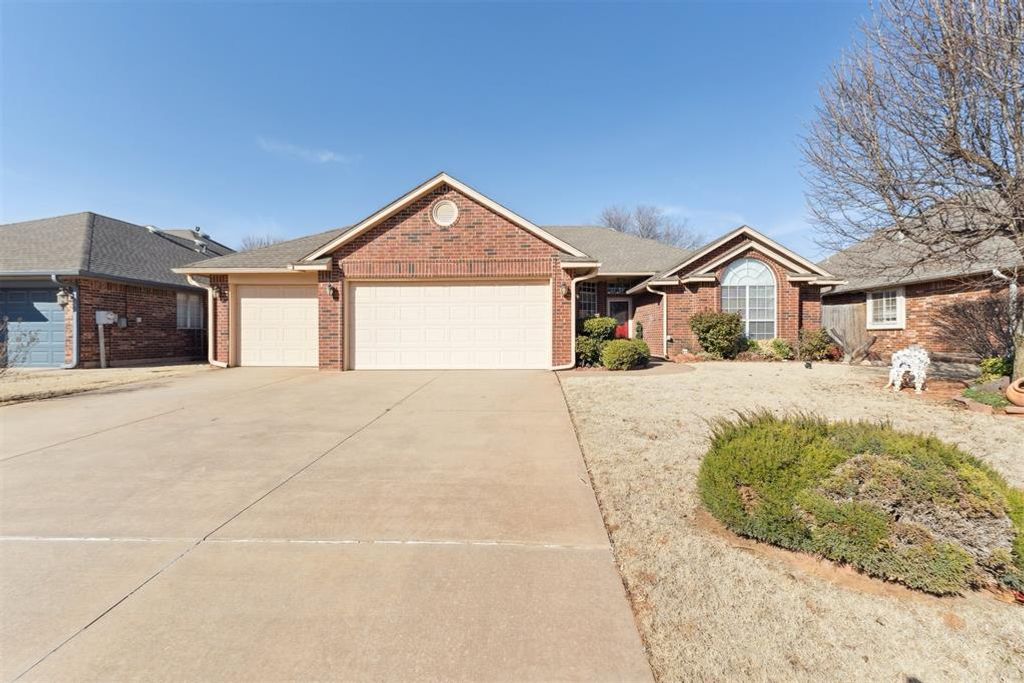 1941 Oxford Street, Edmond, OK 73013