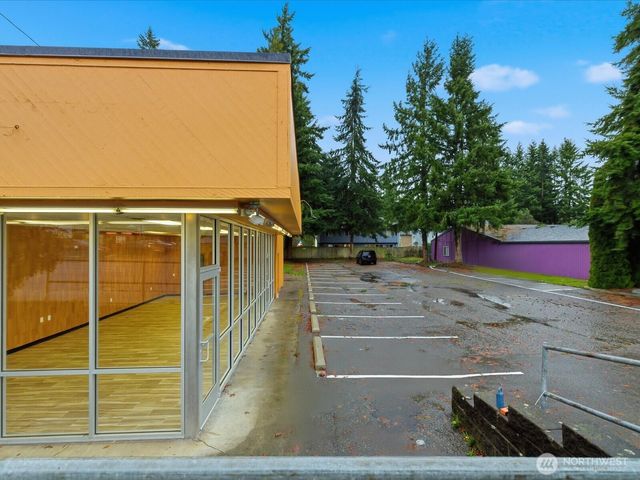 5802 Evergreen Way, Everett, WA 98203