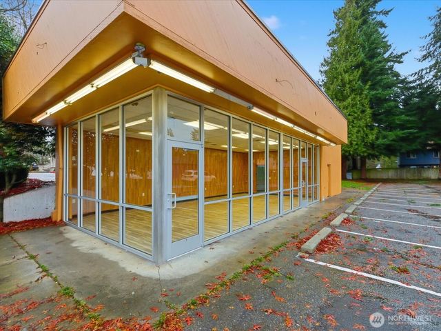 5802 Evergreen Way, Everett, WA 98203