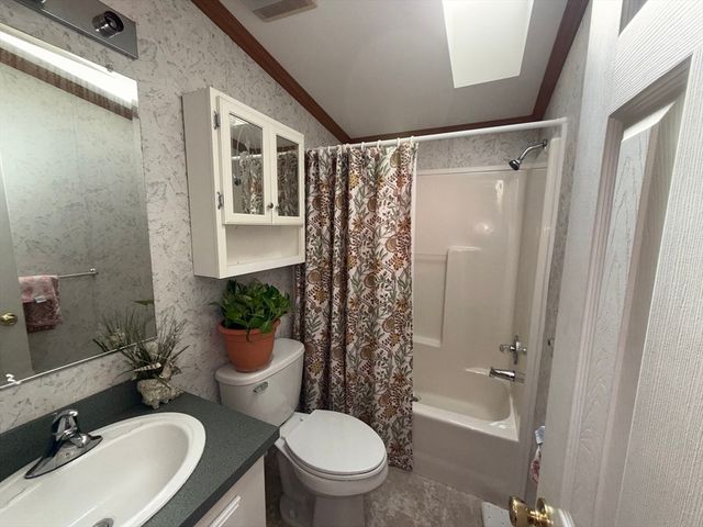 56 Nelson St, Salem, NH 03079