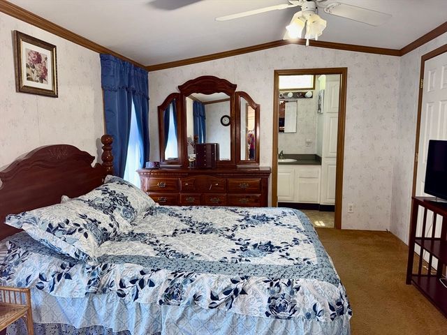 56 Nelson St, Salem, NH 03079