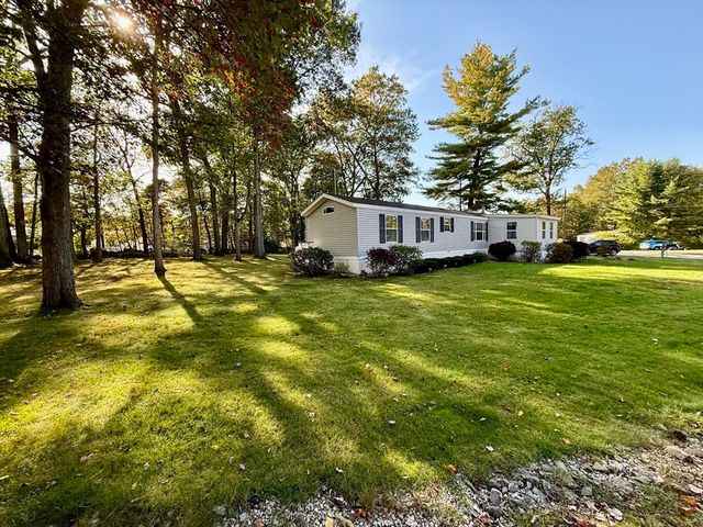 56 Nelson St, Salem, NH 03079