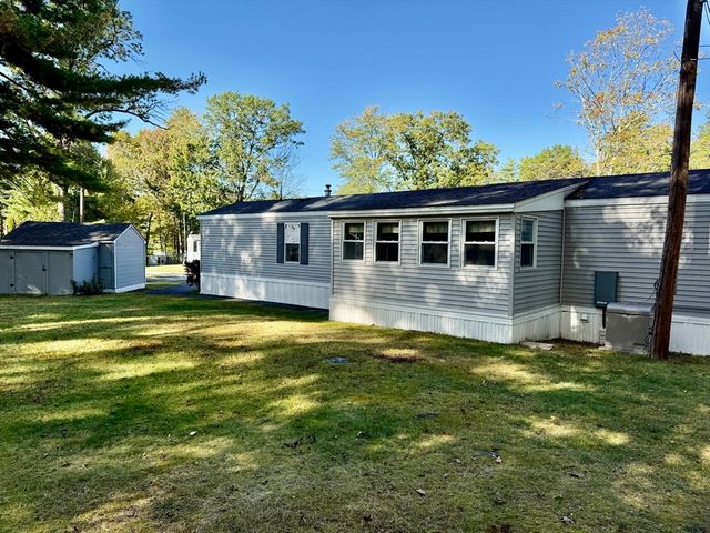 56 Nelson St, Salem, NH 03079