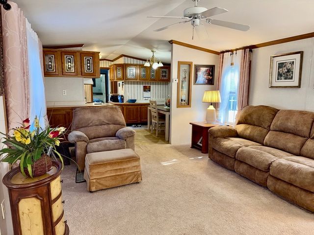 56 Nelson St, Salem, NH 03079