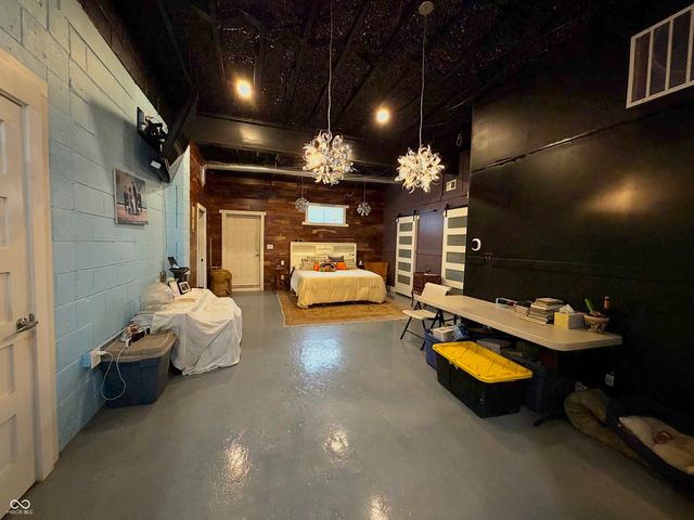 2421 Central, Indianapolis, IN 46205