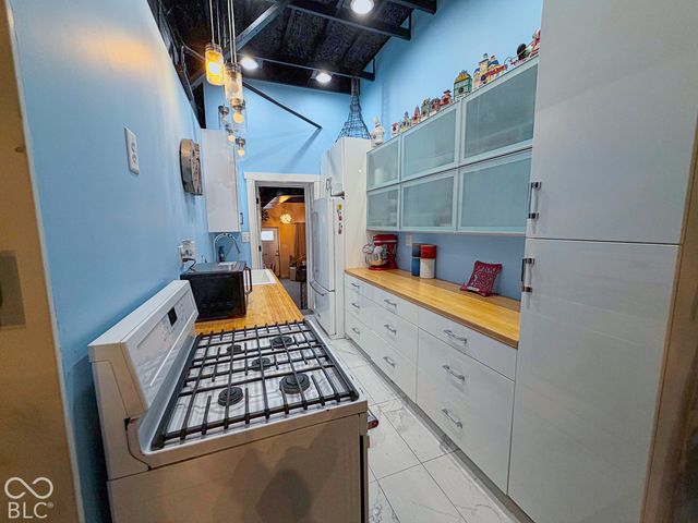 2421 Central, Indianapolis, IN 46205