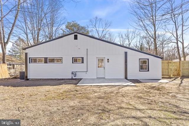 19 CRESCENT DR, Browns Mills, NJ 08015