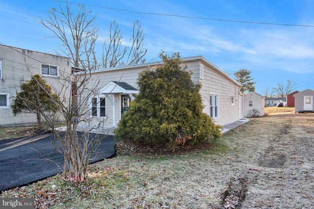 210 BEAVER RD, Harrisburg, PA 17112