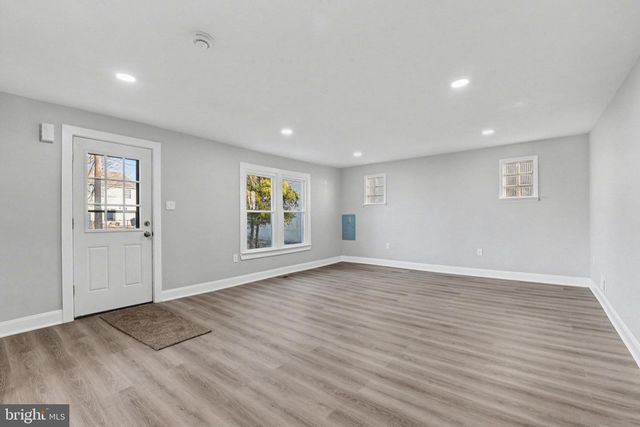 210 BEAVER RD, Harrisburg, PA 17112