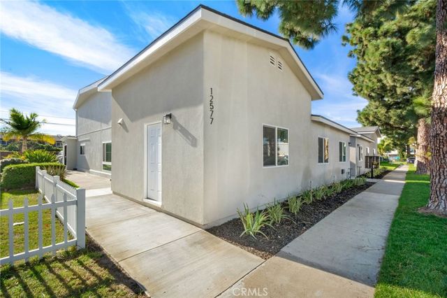 12571 Kensington Lane, Garden Grove, CA 92840