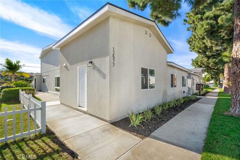 12571 Kensington Lane, Garden Grove, CA 92840