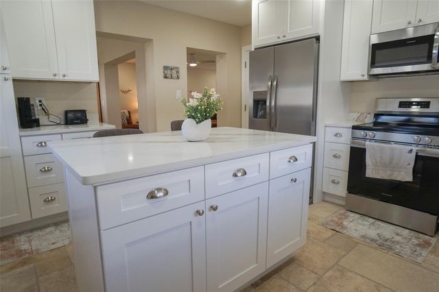 929 LANTANA AVENUE, Clearwater Beach, FL 33767