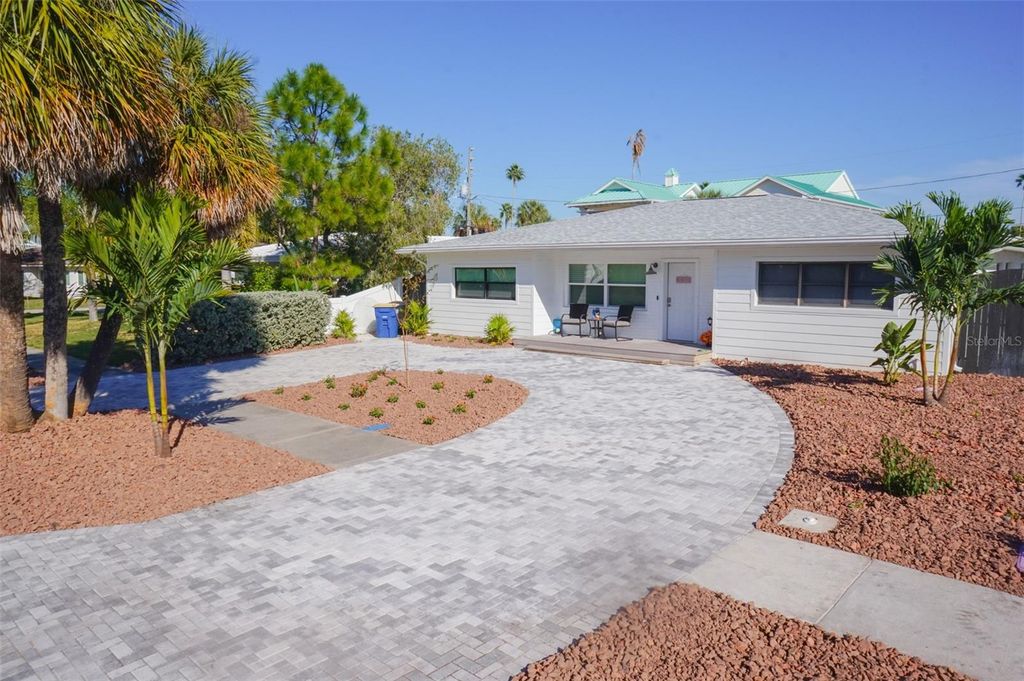 929 LANTANA AVENUE, Clearwater Beach, FL 33767