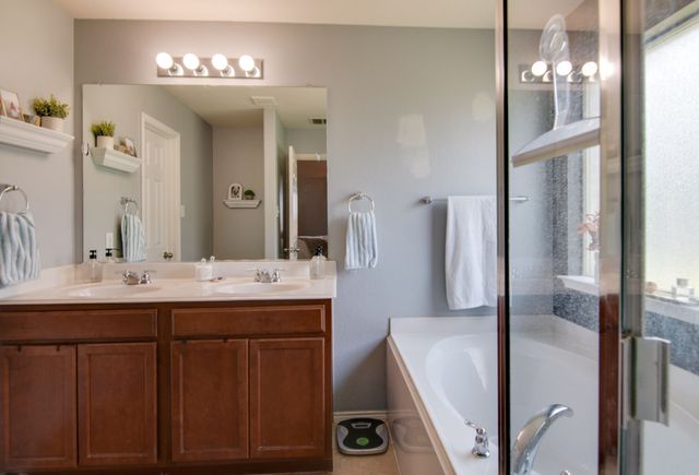 1336 Shelley Drive, Burleson, TX 76028