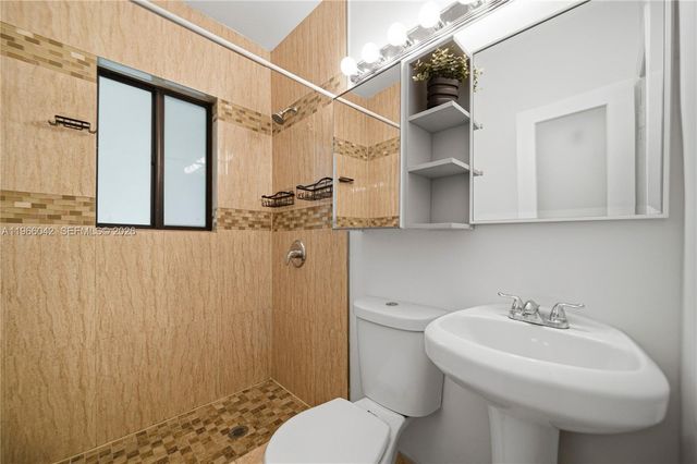 570 NE 69th St 1, Miami, FL 33138