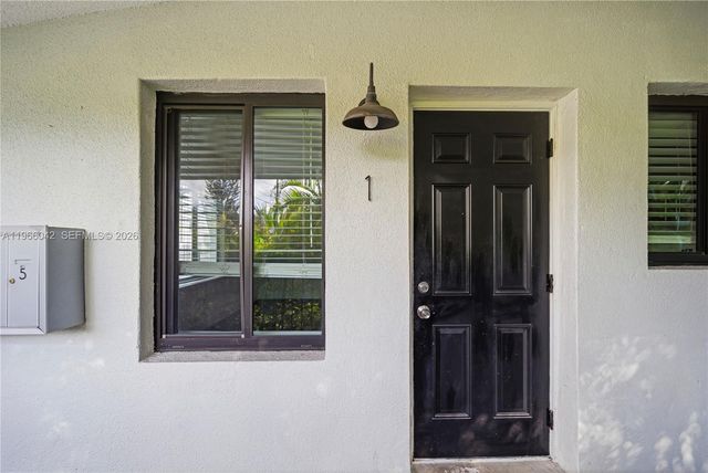 570 NE 69th St 1, Miami, FL 33138