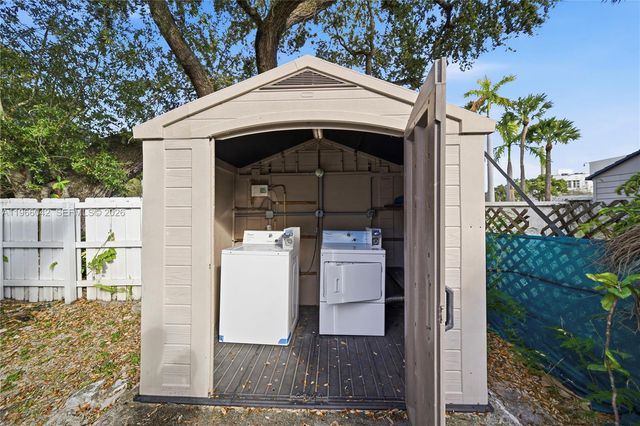 570 NE 69th St 1, Miami, FL 33138