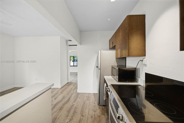 570 NE 69th St 1, Miami, FL 33138