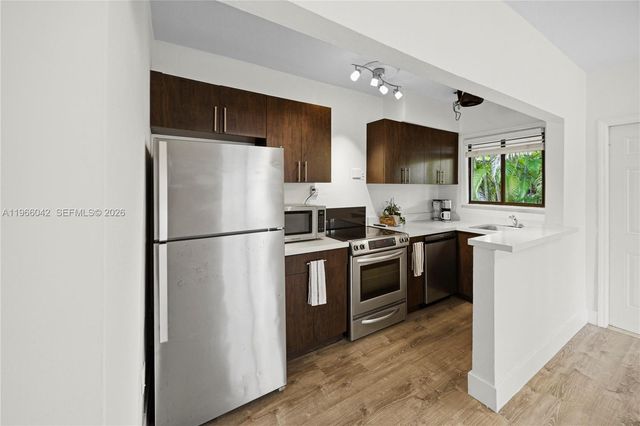 570 NE 69th St 1, Miami, FL 33138