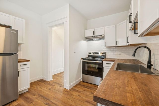 2817 Golden Valley Road, Minneapolis, MN 55411