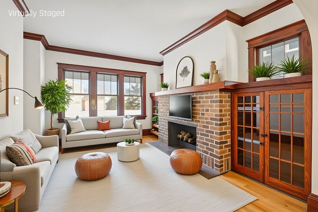 2817 Golden Valley Road, Minneapolis, MN 55411