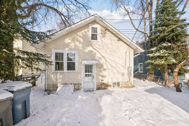 2817 Golden Valley Road, Minneapolis, MN 55411