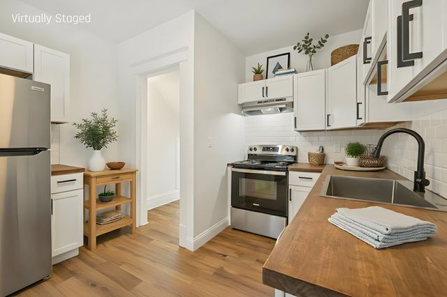 2817 Golden Valley Road, Minneapolis, MN 55411