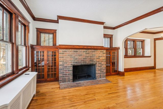 2817 Golden Valley Road, Minneapolis, MN 55411