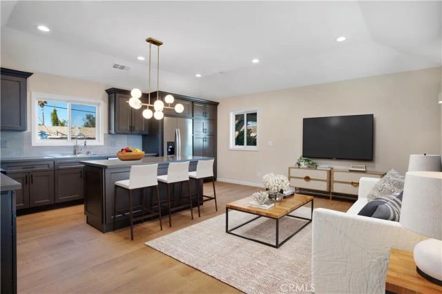 7635 Fallbrook Avenue, West Hills, CA 91304