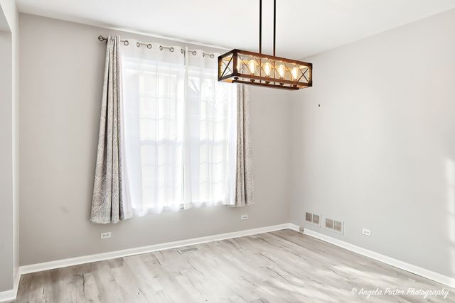 3300 Country Lane, Waukegan, IL 60087