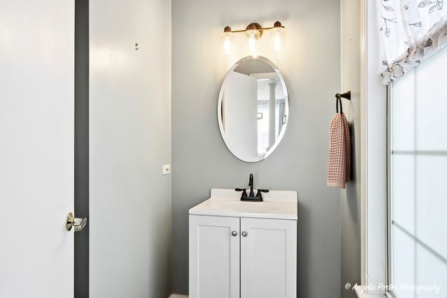 3300 Country Lane, Waukegan, IL 60087