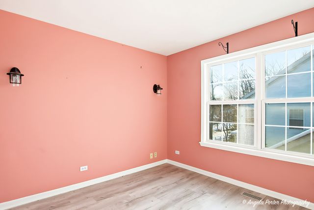 3300 Country Lane, Waukegan, IL 60087