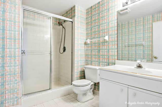 3300 Country Lane, Waukegan, IL 60087