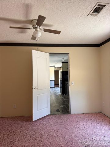 2640 Old Wire Road, Wallace, SC 29596