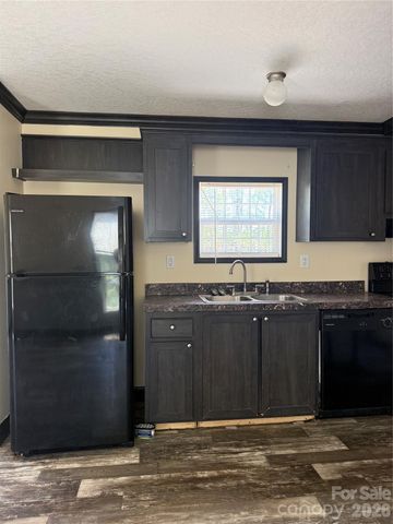 2640 Old Wire Road, Wallace, SC 29596