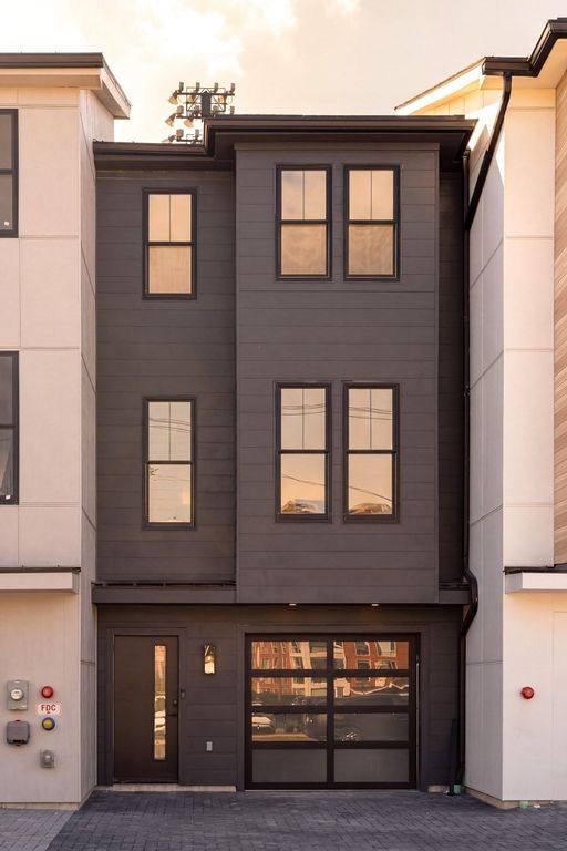 11 Lothrop St 11, Boston, MA 02135