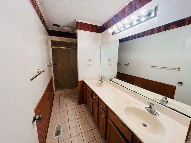 100 Foxwood Drive, Jacksonville, AR 72076